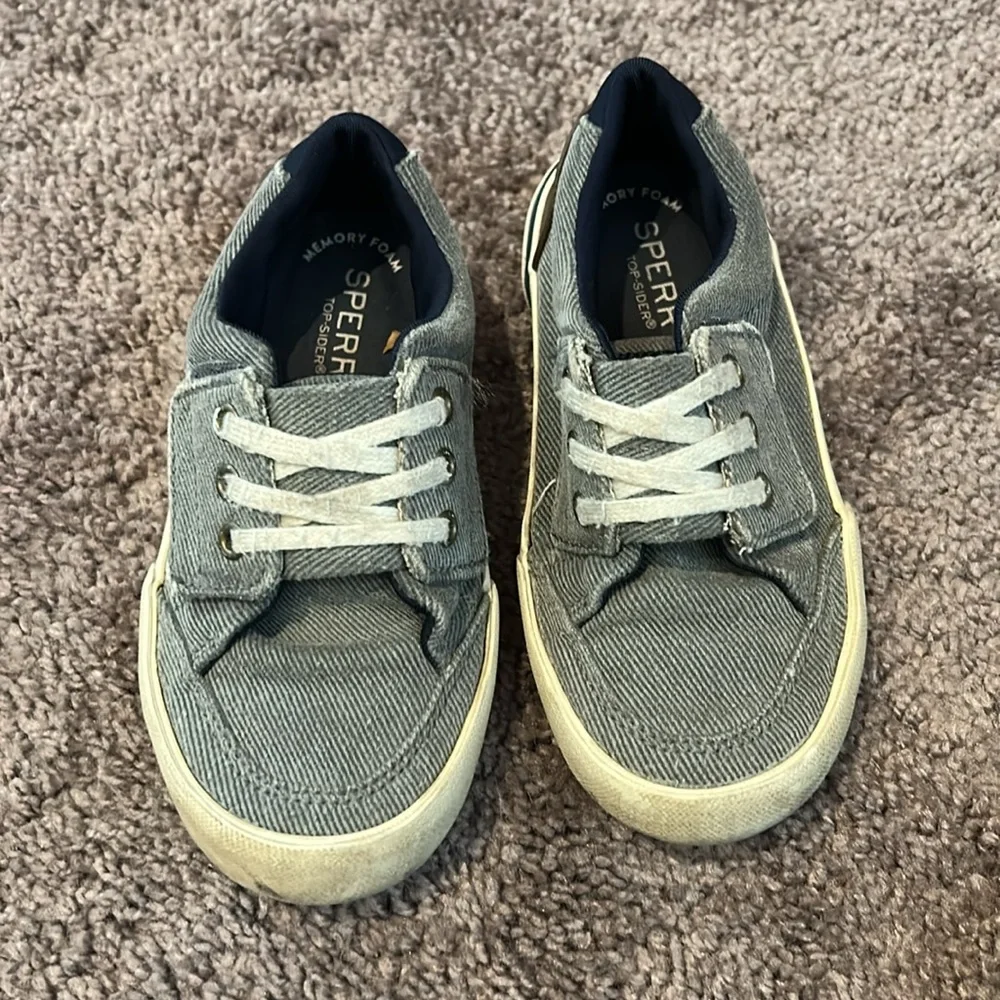 Boys size 9 & 9.5 sperry sneakers and Oshkosh sandals bundle